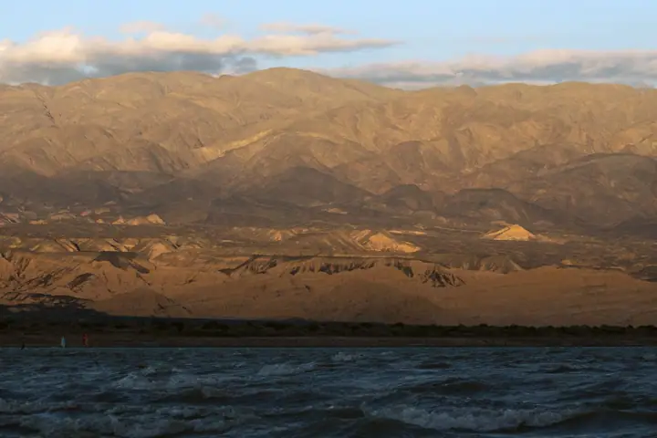Luz de tarde sobre las montañas de Rodeo